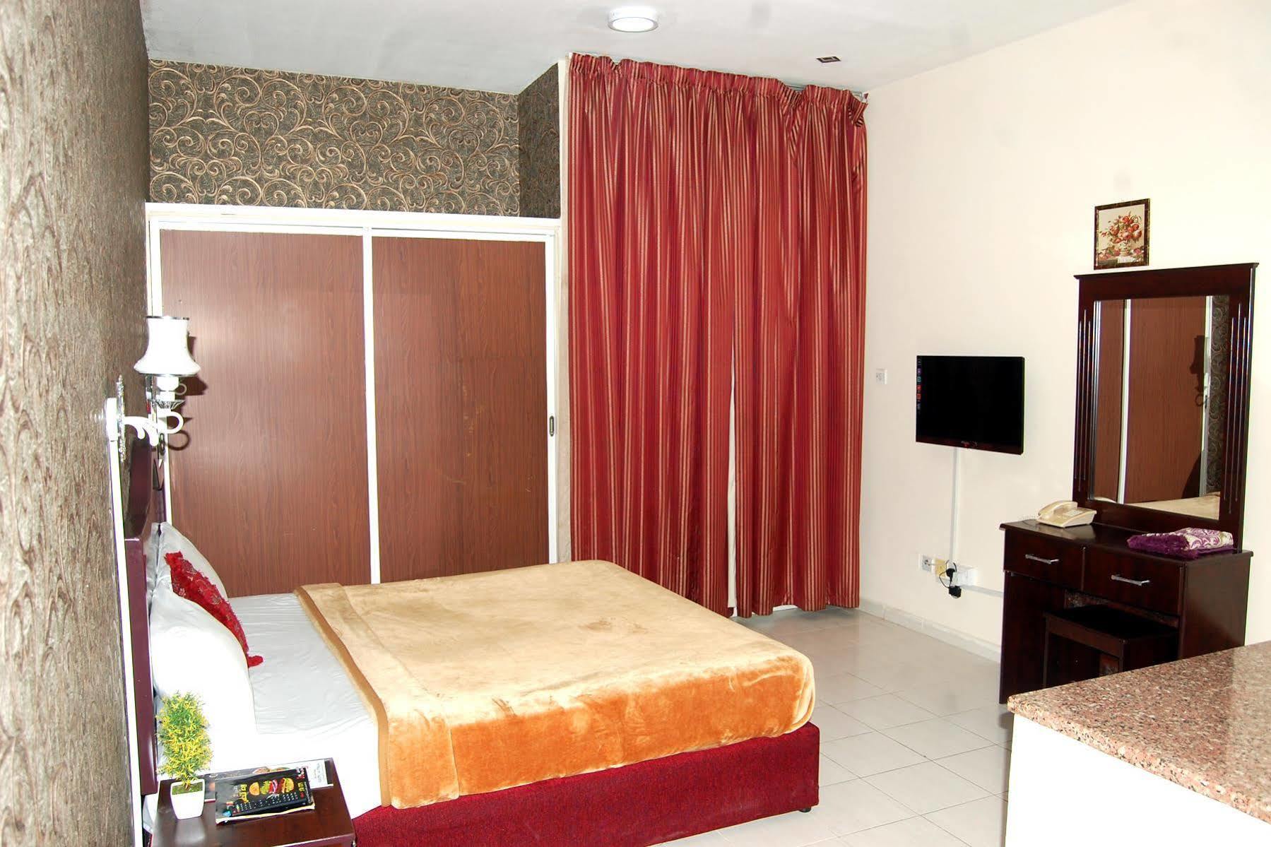 Al Ferdous Hotel Apartments Schardscha Exterior foto