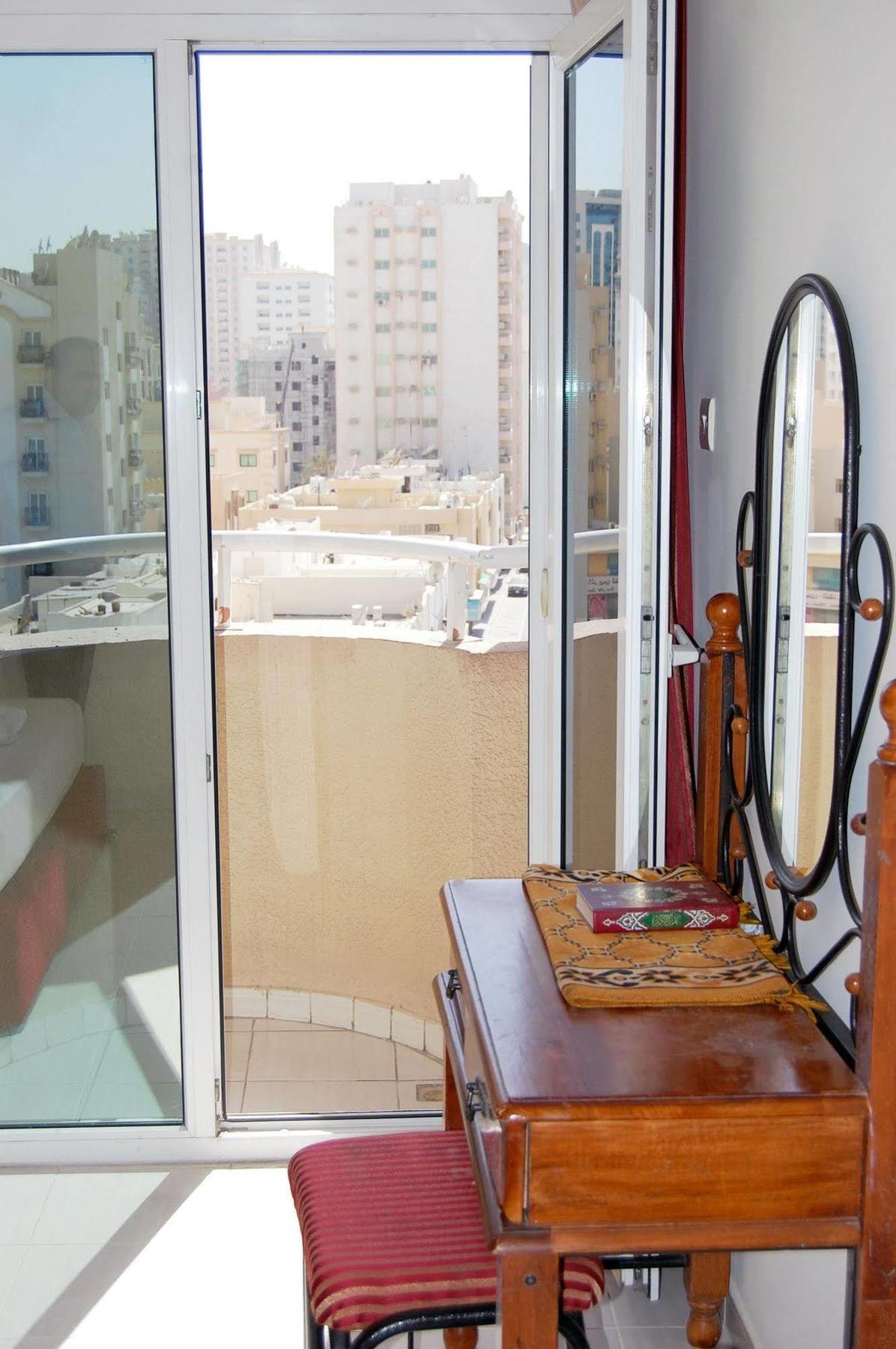 Al Ferdous Hotel Apartments Schardscha Exterior foto